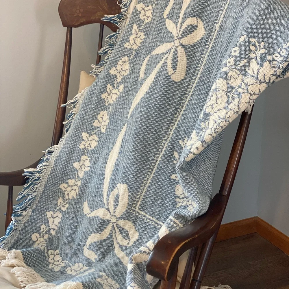 Vintage Granny Cottage Core Floral & Bows Throw Blanket - Picture 4 of 4